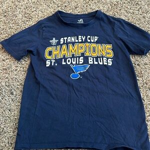 Excellent condition St Louis Blues shirt